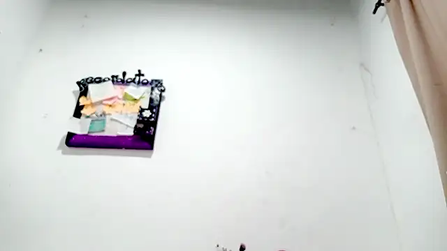 PetiteIvoryQueen19 online show from 12.22.25