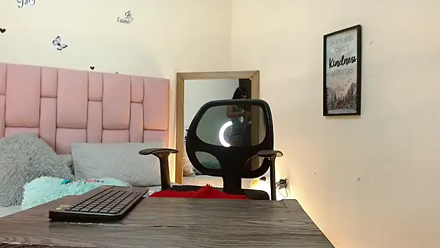 isabela ferrer  online show from 09.12.25