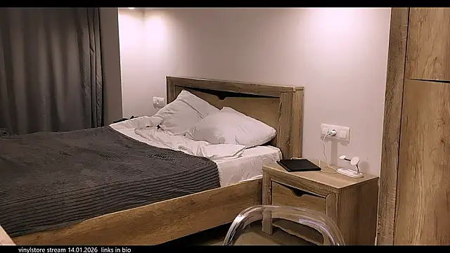 vinylstore online show from 01.14.26