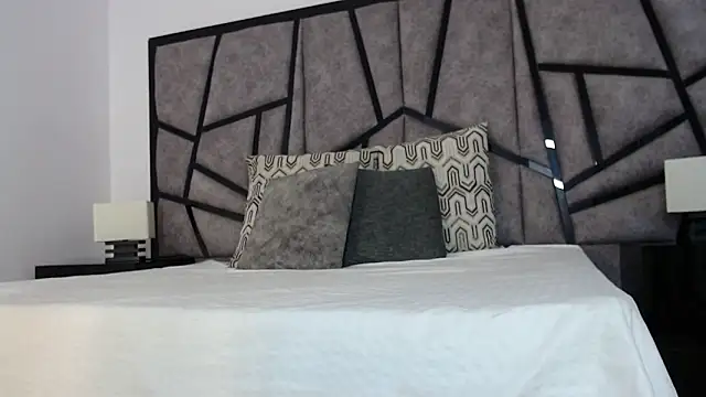 adhara cortez online show from 04.06.26