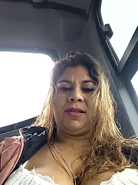 Laura-Hernandez online show from 12.05.25