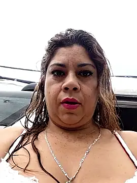 Laura-Hernandez online show from 01.06.26