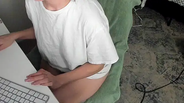 bigb00tyjudyyX online show from 04.04.26