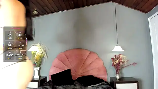 Snapshot of Alliemilky chatting on 11.08.25 Alliemilky online show from 11.08.25