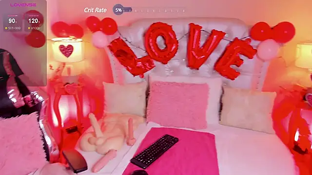 Snapshot of AliceLamore chatting on 02.11.25 AliceLamore online show from 02.11.25