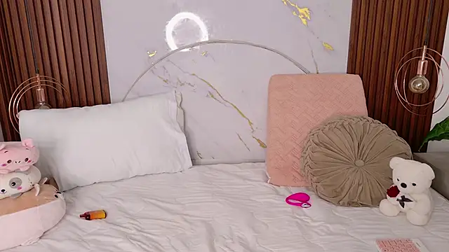 pamelajons  online show from 10.22.25