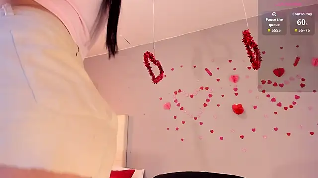 Maia W10 online show from 02.20.26