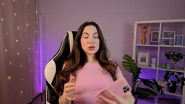 Snapshot of MelissaLovvv chatting on 02.21.26 MelissaLovvv online show from 02.21.26