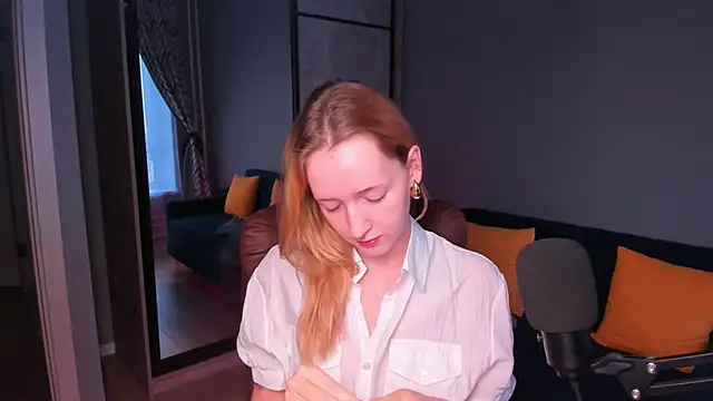 Snapshot of OddlyFamiliar chatting on 12.16.24 OddlyFamiliar online show from 12.16.24