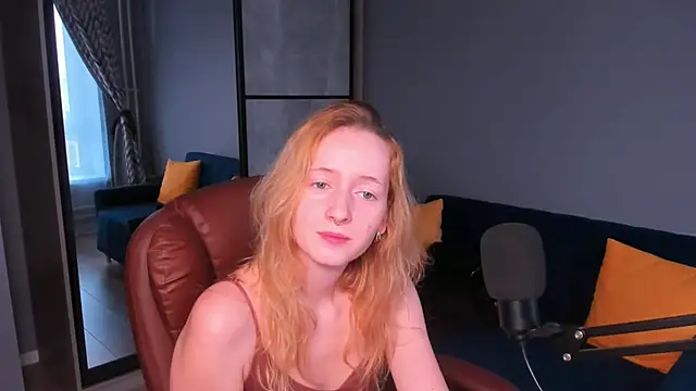 Snapshot of OddlyFamiliar chatting on 12.20.24 OddlyFamiliar online show from 12.20.24