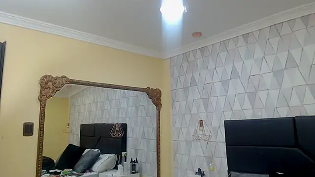 JustinePerry online show from 02.22.25