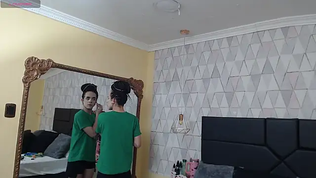 JustinePerry online show from 03.22.25