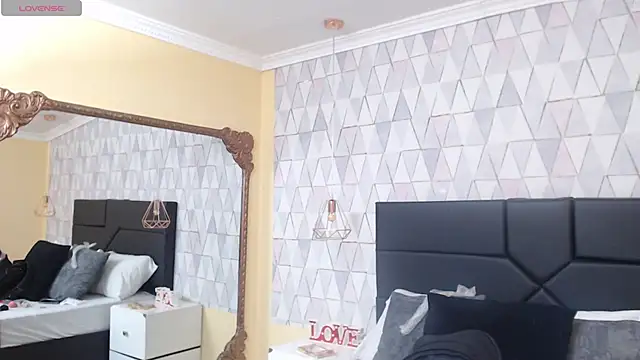 JustinePerry online show from 03.23.25