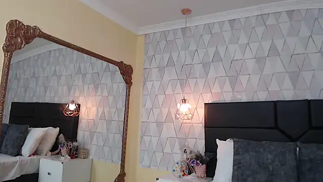 JustinePerry online show from 09.17.25