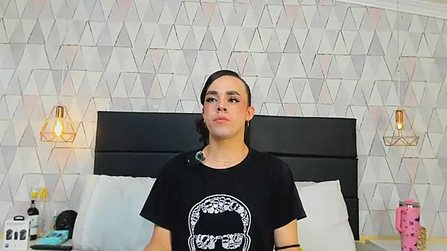 Snapshot of JustinePerry chatting on 12.01.25 JustinePerry online show from 12.01.25