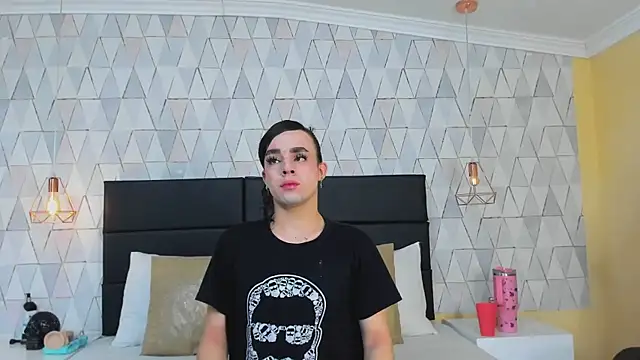 JustinePerry online show from 12.17.25