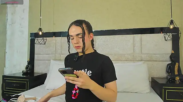 Snapshot of JustinePerry chatting on 03.08.26 JustinePerry online show from 03.08.26