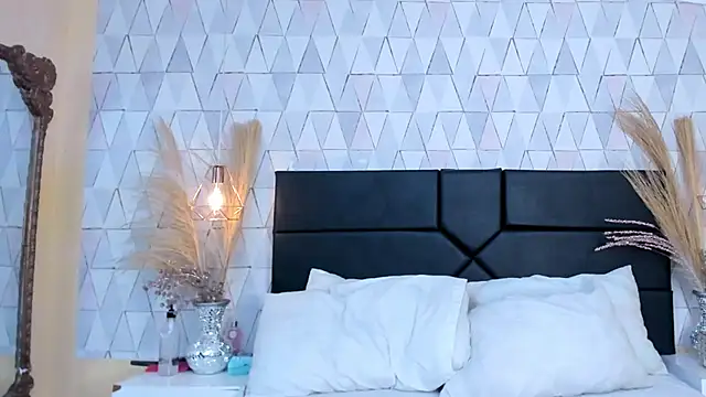 Snapshot of JustinePerry chatting on 04.05.26 JustinePerry online show from 04.05.26