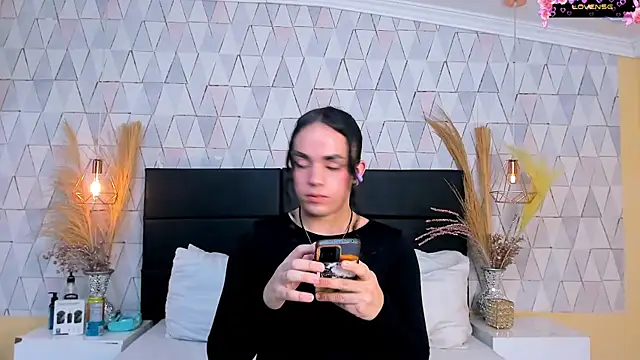 Snapshot of JustinePerry chatting on 04.06.26 JustinePerry online show from 04.06.26