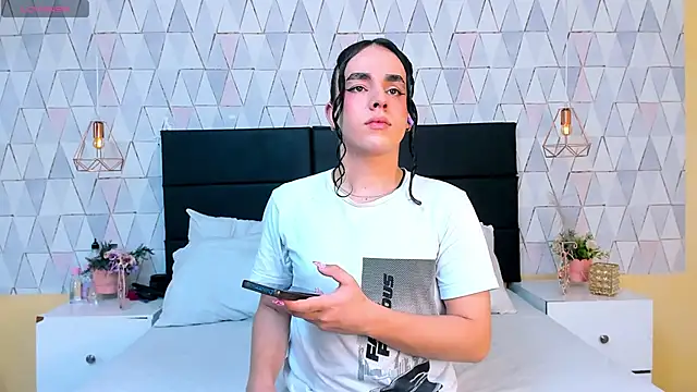 Snapshot of JustinePerry chatting on 04.10.26 JustinePerry online show from 04.10.26