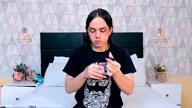 Snapshot of JustinePerry chatting on 04.16.26 JustinePerry online show from 04.16.26