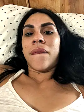 Snapshot of hotroommates chatting on 11.24.25 hotroommates online show from 11.24.25