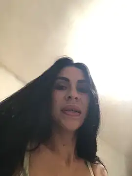 Snapshot of hotroommates chatting on 12.01.25 hotroommates online show from 12.01.25