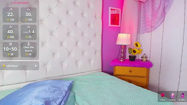 Trixiroy online show from 01.31.25