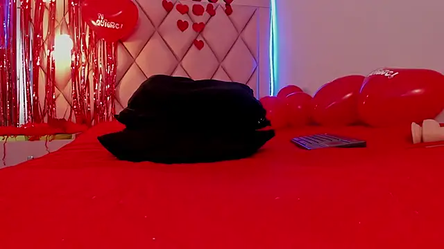 Snapshot of megan_100 chatting on 02.16.25 megan 100 online show from 02.16.25