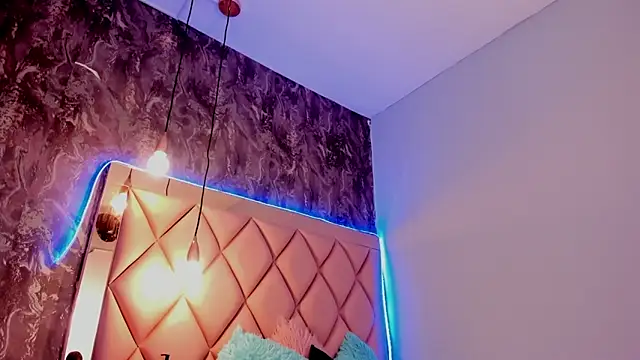 Snapshot of megan_100 chatting on 02.21.25 megan 100 online show from 02.21.25