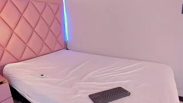 Snapshot of megan_100 chatting on 03.14.25 megan 100 online show from 03.14.25