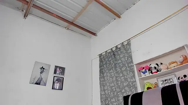 Snapshot of megan_100 chatting on 11.06.25 megan 100 online show from 11.06.25