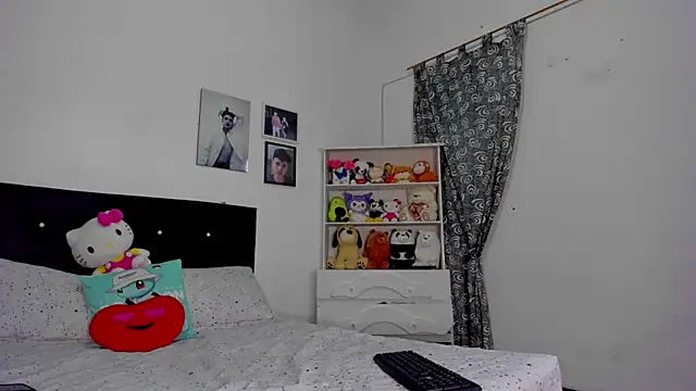 Snapshot of megan_100 chatting on 11.11.25 megan 100 online show from 11.11.25