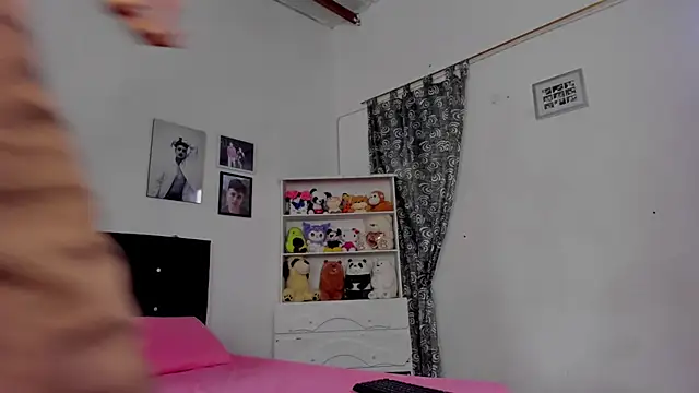 Snapshot of megan_100 chatting on 11.21.25 megan 100 online show from 11.21.25