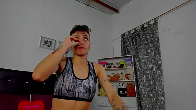 Snapshot of megan_100 chatting on 12.15.25 megan 100 online show from 12.15.25