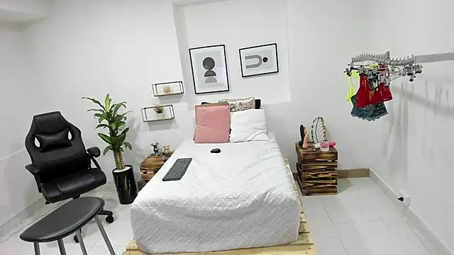 Snapshot of afrodita_martinez chatting on 01.15.25 afrodita martinez online show from 01.15.25