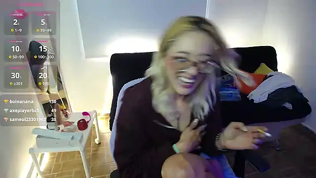 Snapshot of 911Calling chatting on 12.10.24 911Calling online show from 12.10.24