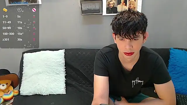 Snapshot of Angelo-cianuro- chatting on 12.09.24 Angelo-cianuro- online show from 12.09.24