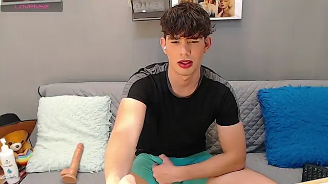 Snapshot of Angelo-cianuro- chatting on 01.07.25 Angelo-cianuro- online show from 01.07.25