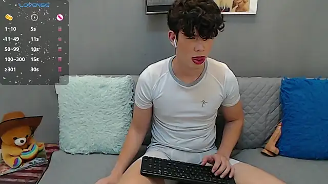 Snapshot of Angelo-cianuro- chatting on 01.25.25 Angelo-cianuro- online show from 01.25.25