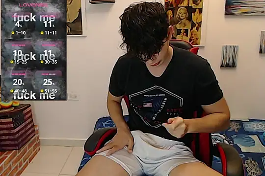 Snapshot of Angelo-cianuro- chatting on 09.20.25 Angelo-cianuro- online show from 09.20.25