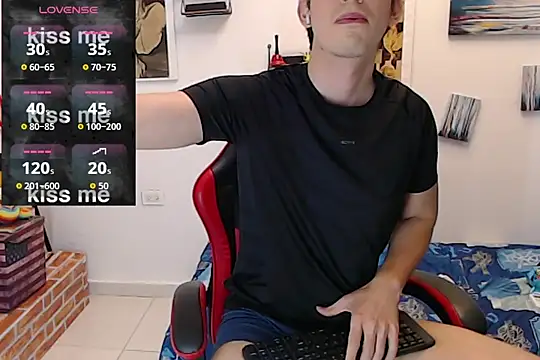 Snapshot of Angelo-cianuro- chatting on 10.01.25 Angelo-cianuro- online show from 10.01.25