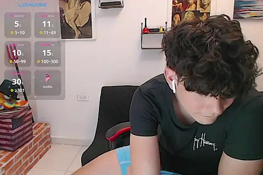 Snapshot of Angelo-cianuro- chatting on 10.18.25 Angelo-cianuro- online show from 10.18.25