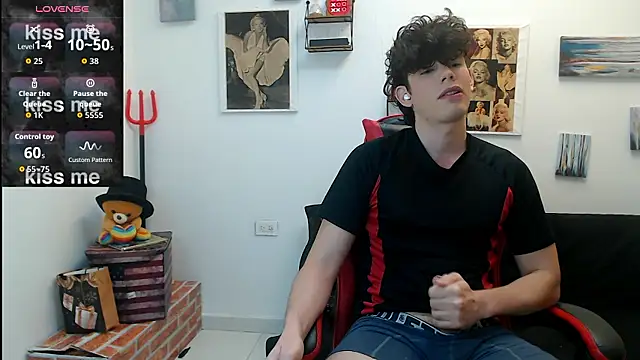 Snapshot of Angelo-cianuro- chatting on 01.14.26 Angelo-cianuro- online show from 01.14.26