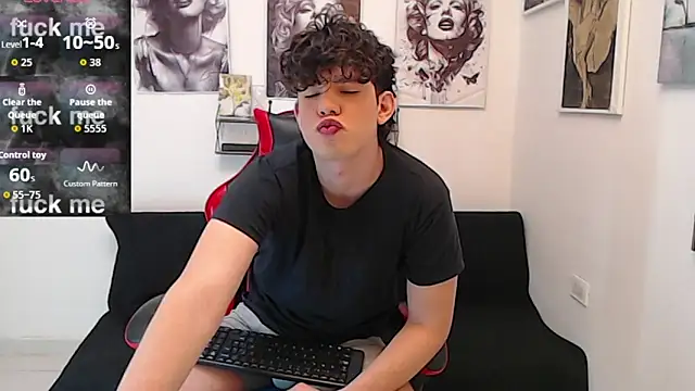 Snapshot of Angelo-cianuro- chatting on 02.24.26 Angelo-cianuro- online show from 02.24.26