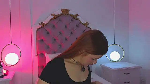  ambar Adamss online show from 11.20.25