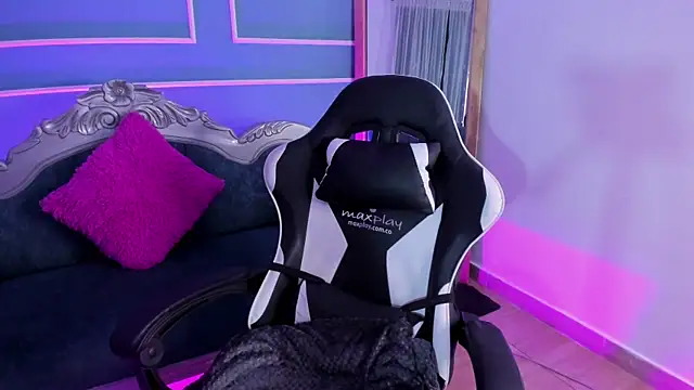 Snapshot of Red_star8 chatting on 11.07.25 Red star8 online show from 11.07.25