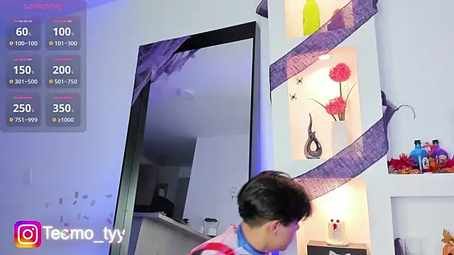 Snapshot of teemotwink chatting on 10.12.25 teemotwink online show from 10.12.25