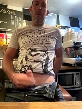 Snapshot of shyfucker23 chatting on 09.18.25 shyfucker23 online show from 09.18.25