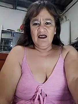 Snapshot of DirtyStefaniax chatting on 10.22.25 DirtyStefaniax online show from 10.22.25